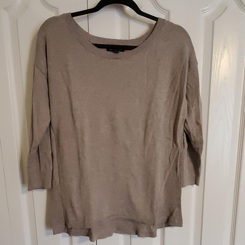 American Eagle tan 3/4 sleeve Sweater size Large